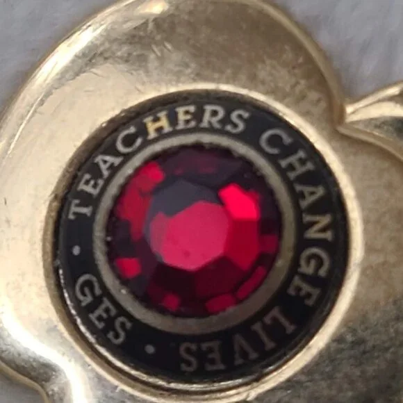 Teachers Change Lives Apple Pin Gold Tone Red Crystal GES School Award - Picture 3 of 6